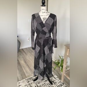 Lauren Ralph Lauren Black/Gray Lined V-Neck Faux Wrap Sheer Sleeve Dress Sz 14